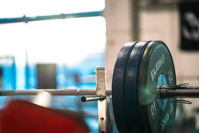 how to clean a barbell